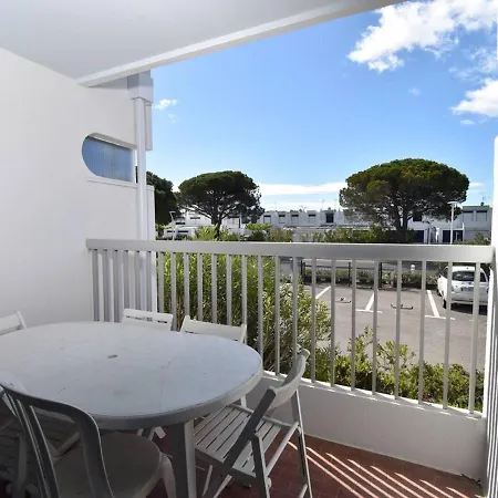 Studio Cabine A Port Camargue Avec Climatisation, Terrasse, Parking Prive Et 6 Couchages - Fr-1-717-45 *